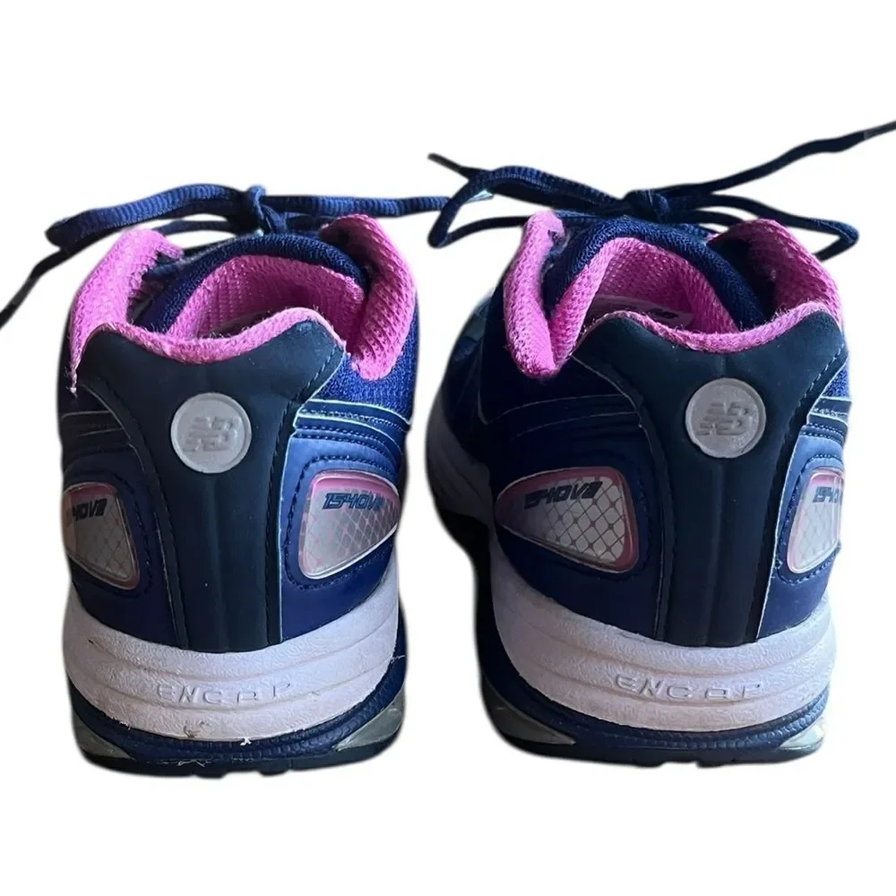 New Balance 1540v2 Women’s Blue And Pink Athletic Shoes,‎ Size 7